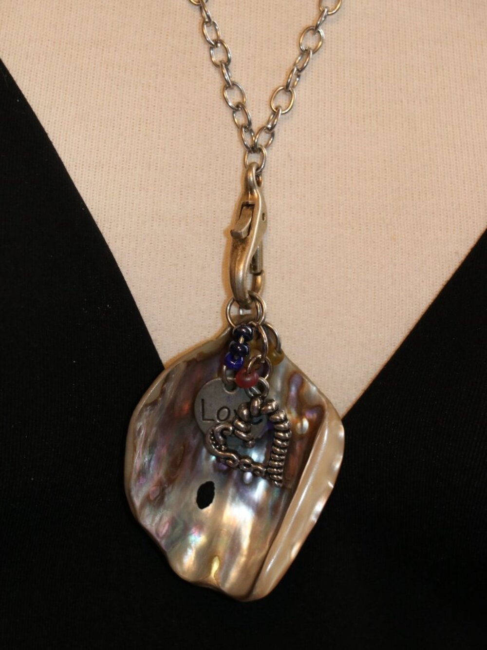 22" Silver Tone Chain with An Abalone Shell Shard - Picture 2 of 6